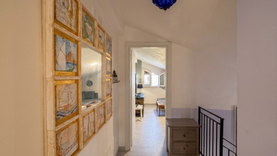 Lange Blickachsen geben das Gef�hl von Gro�z�gigkeit Doppelhaush�lfte Piane Vecchie