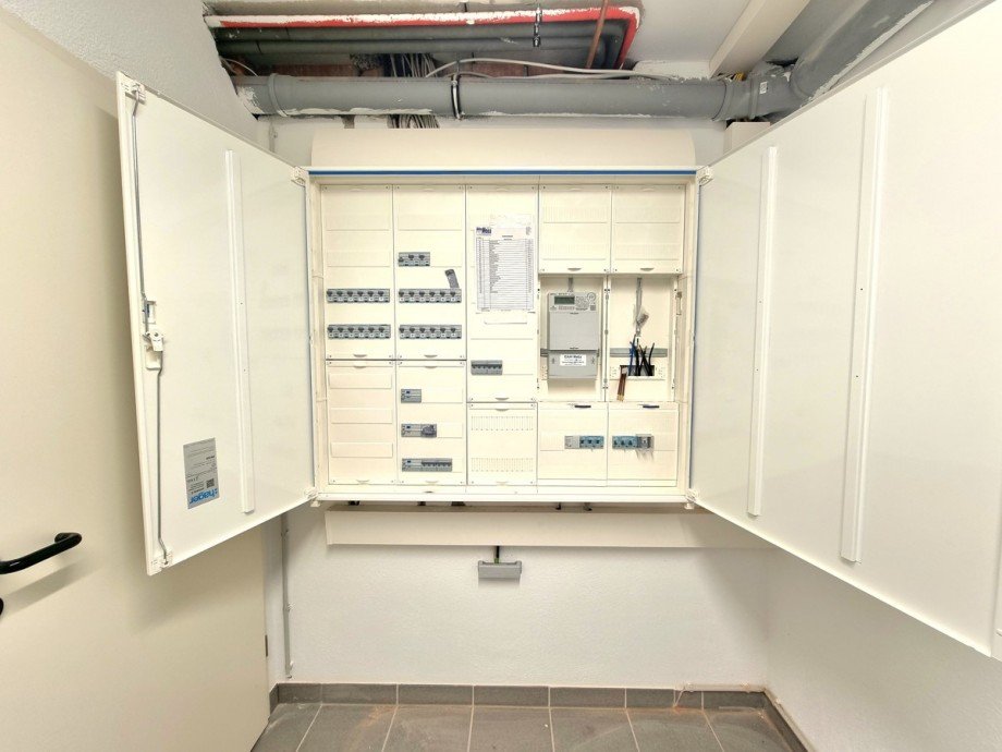 Neuer Stromkasten mit extra Z�hlerplatz Einfamilienhaus Braunfels