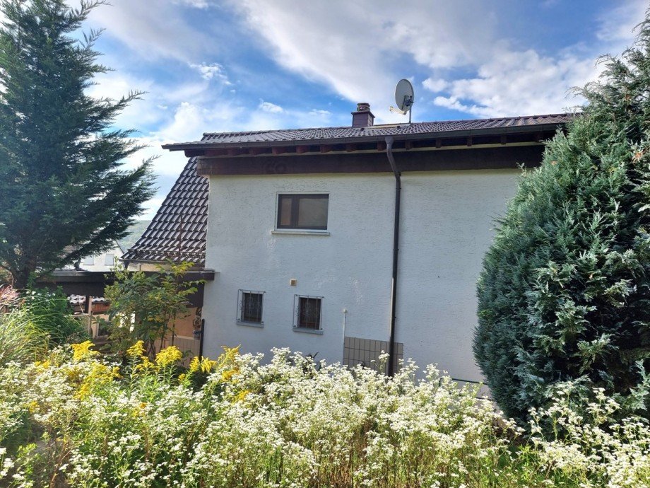 Auch von hinten sch�n anzusehen Einfamilienhaus A�lar