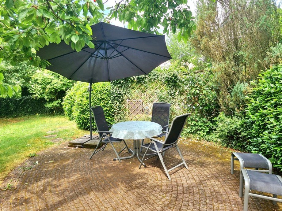 Essen und Genie�en im Gr�nen - auf der zweiten gro�z�gigen Terrasse Einfamilienhaus Leun