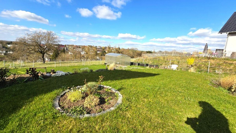 Liebevoll gestalteter Garten Einfamilienhaus Sch�ffengrund / Niederwetz