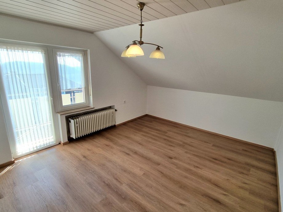 Frisch renoviert mit Balkonanschluss und Weitblickgarantie Einfamilienhaus Hohenahr
