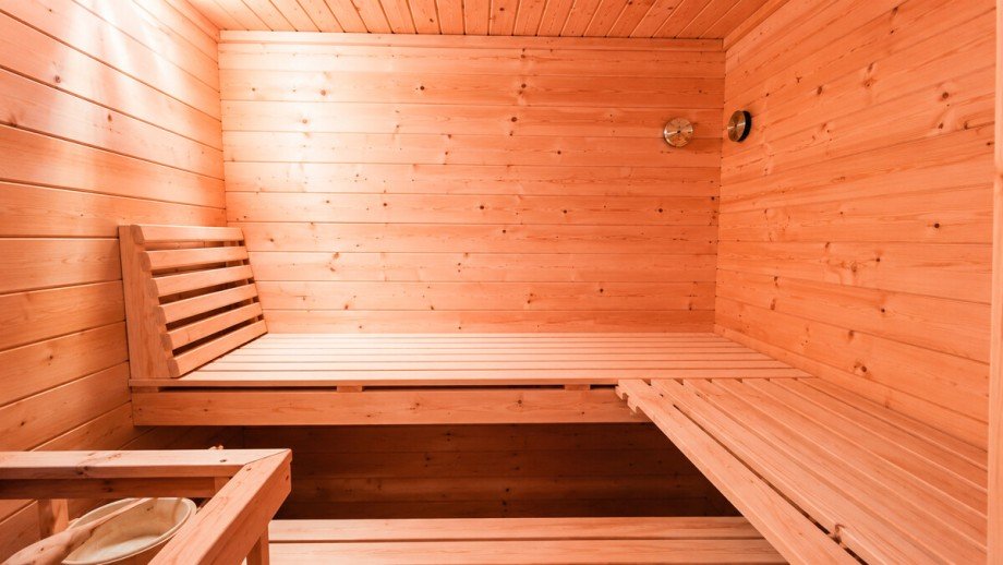 Mal richtig entspannen: Super gepflegte Sauna im DG Einfamilienhaus Ehringshausen / K�lschhausen
