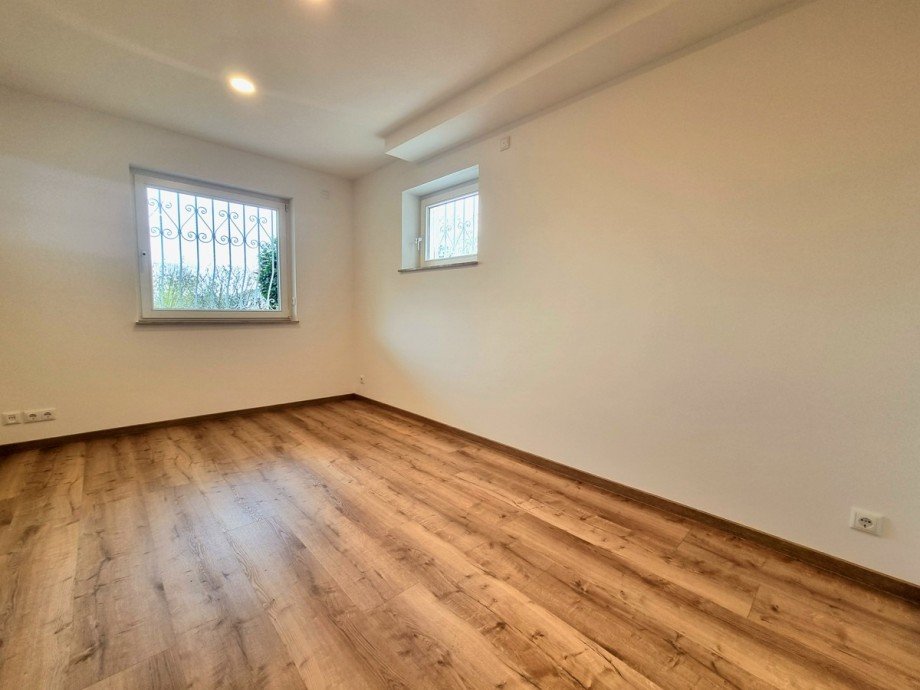 Zweites Schlafzimmer im unteren Geschoss Einfamilienhaus Braunfels