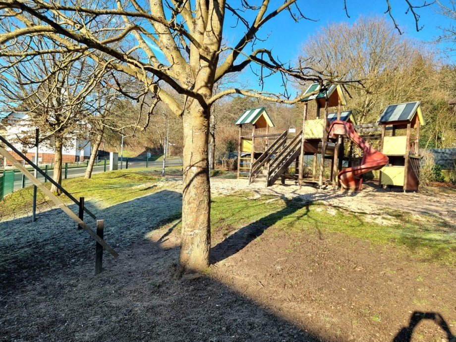 Abenteuerspielplatz in Laufn�he Einfamilienhaus Sinn / Fleisbach