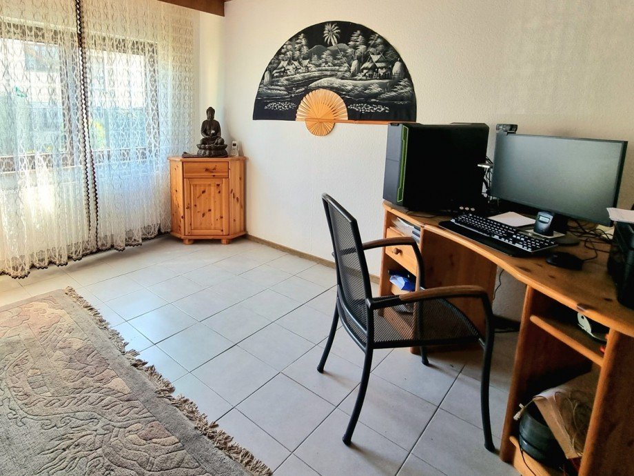 B�ro-Ecke im Wohnzimmer Einfamilienhaus Solms / Niederbiel