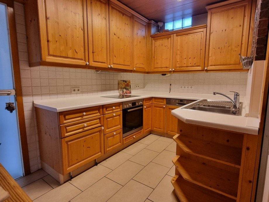 Alles im Griff in der K�che Haus 2 Zweifamilienhaus Solms / Burgsolms