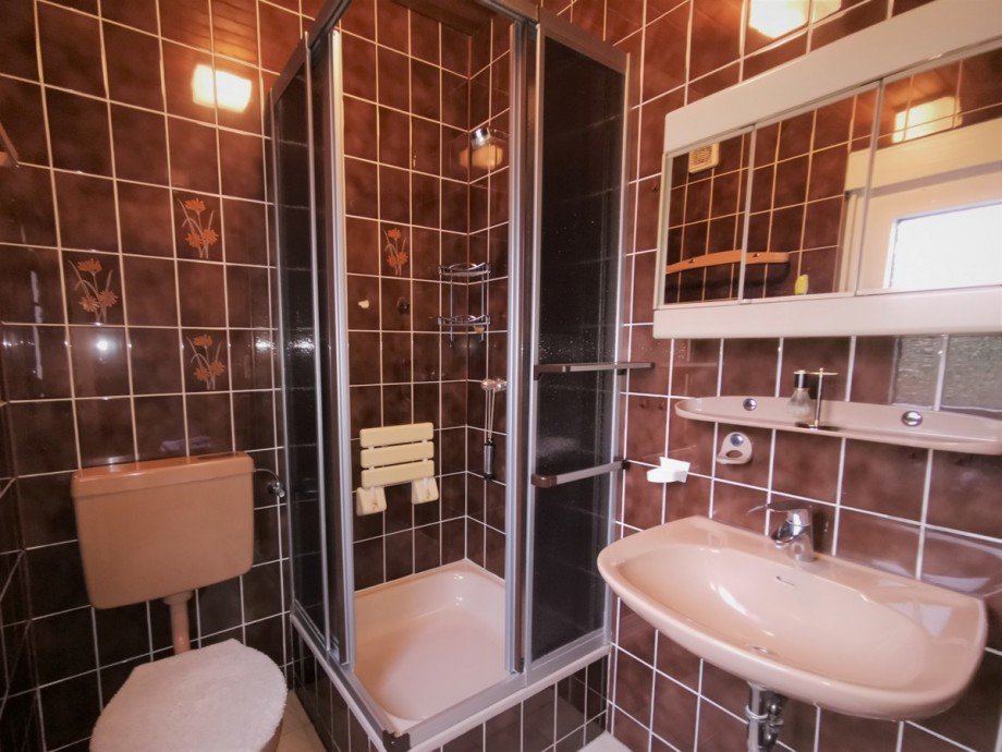 Extrabad EG Zweifamilienhaus Ehringshausen / Katzenfurt
