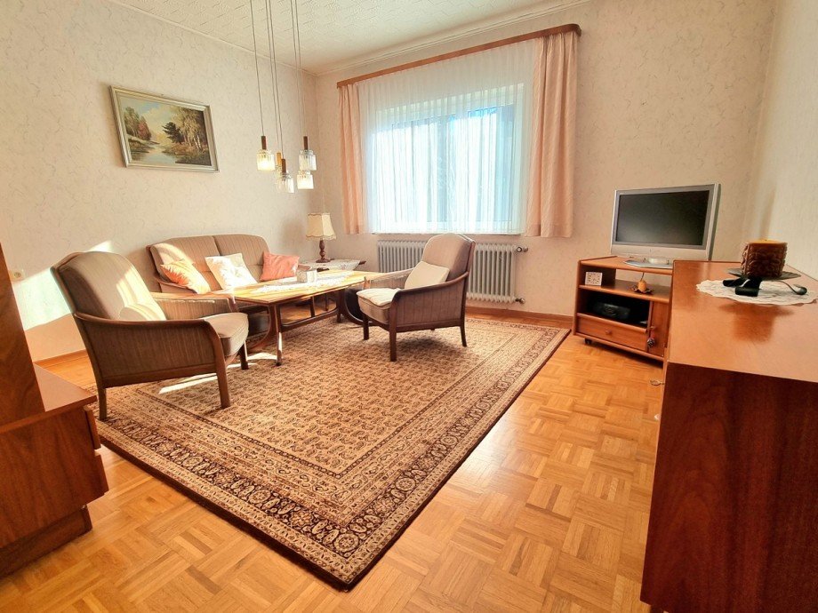 Sonnenspiel im Wohnzimmer Erdgeschoss Zweifamilienhaus Gie�en