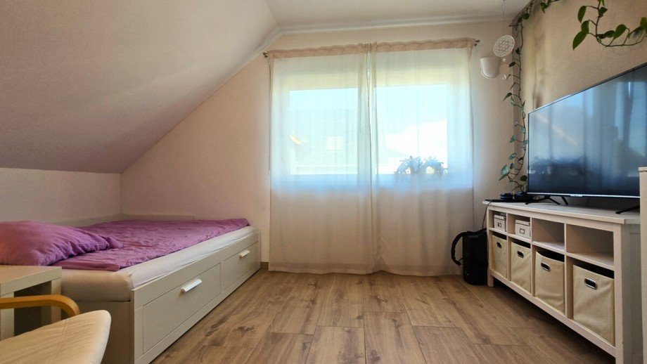 Tr�um S�� Ein weiteres der drei gem�tlichen Zimmer im Dachgeschoss Einfamilienhaus Sch�ffengrund / Niederwetz