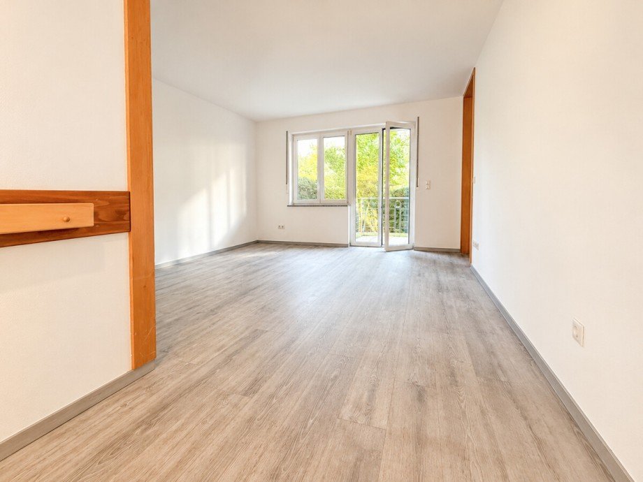 Lange Sichtachse schafft viel Raum und Verbindung nach drau�en Erdgeschosswohnung Wetzlar / Hermannstein