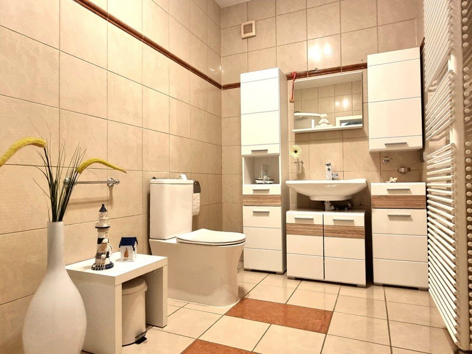 G�ste-Badezimmer im Erdgeschoss Einfamilienhaus Sinn / Fleisbach