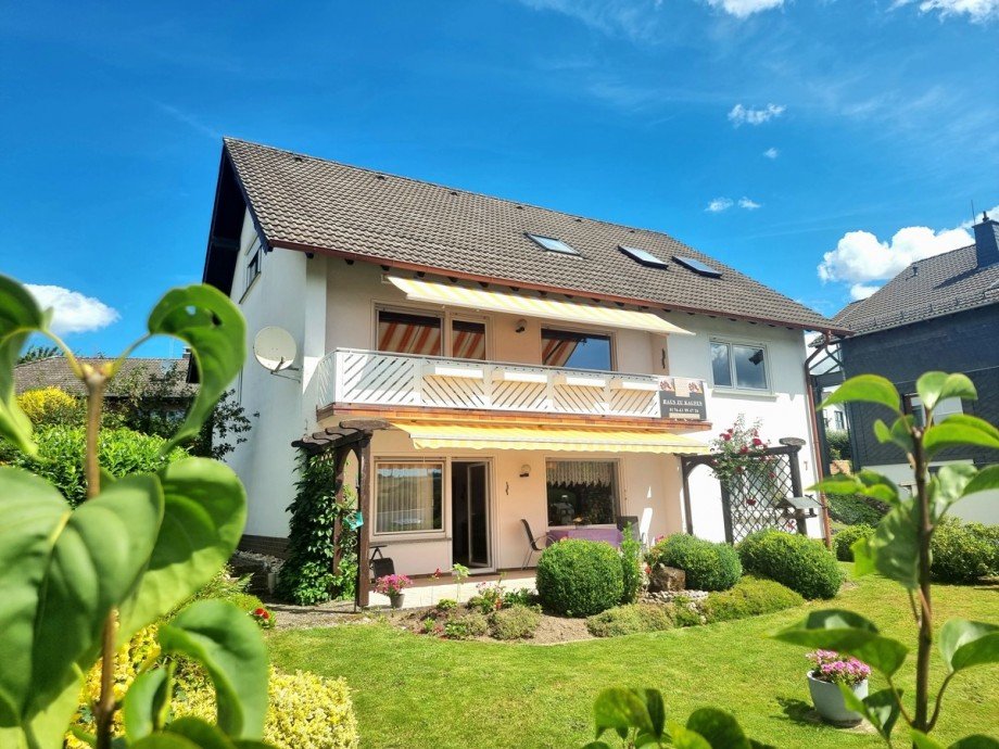 Familie Hoch 3 Zweifamilienhaus Gr�venwiesbach