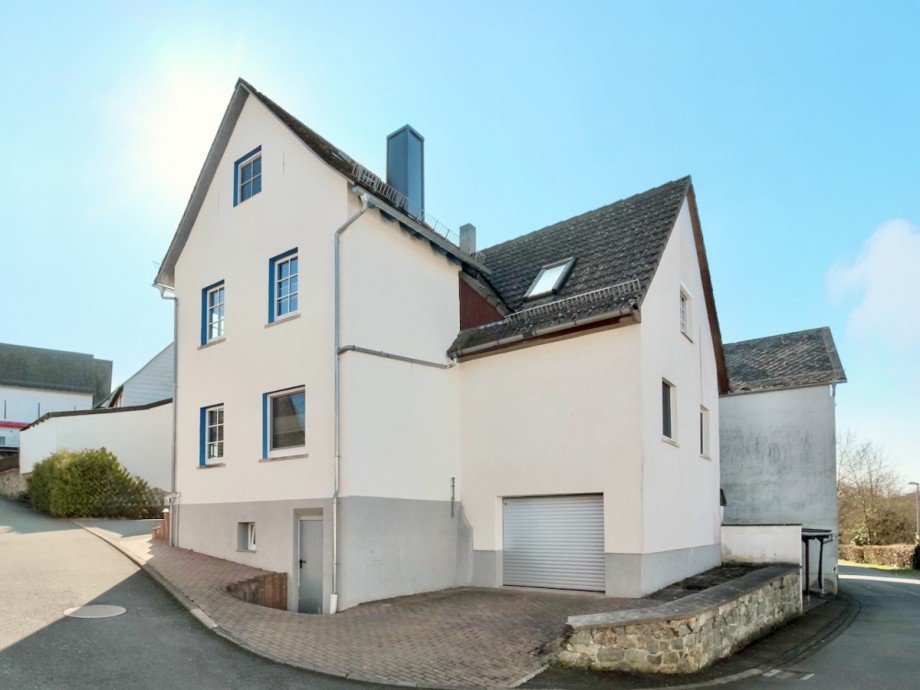 Formsch�ner Giebelbau Einfamilienhaus Biebertal / K�nigsberg