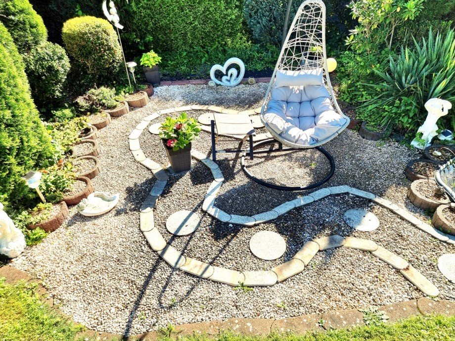 Eine der wundersch�n gestalteten Fl�chen im Garten Einfamilienhaus Wetzlar / Steindorf