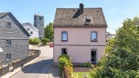 Bild (46b91cd8cb1c201e03665b5ae52ab368): ***LieblingsPlatz***Freistehendes Einfamilienhaus mit kleinem Garten, Freisitz, Garage und EBK