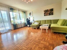 Herrlich gro�es und helles Wohnzimmer mit angrenzender Terrasse (Einliegerwohnung) ***FreiRaum***
Gro�z�gige, w�rmeged�mmte Villa mit Traumaussicht. Einliegerwohnung. XXL Garage