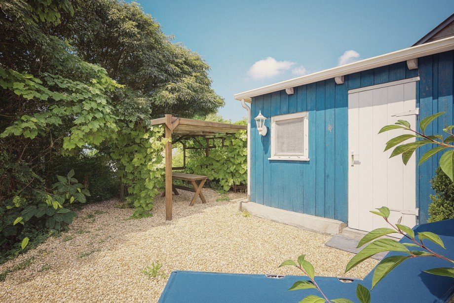 Sonnengl�ck und Weinlaube mit Pergola Einfamilienhaus Weilm�nster / Laubuseschbach