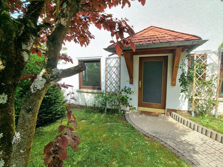 Herzlich Willkommen Eingang Haus 1 Zweifamilienhaus Solms / Burgsolms