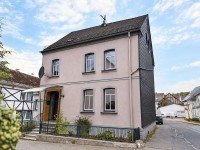 Bild (4cd83c46845c3fc8b822008489d9ce86): ***LieblingsPlatz***Freistehendes Einfamilienhaus mit kleinem Garten, Freisitz, Garage und EBK