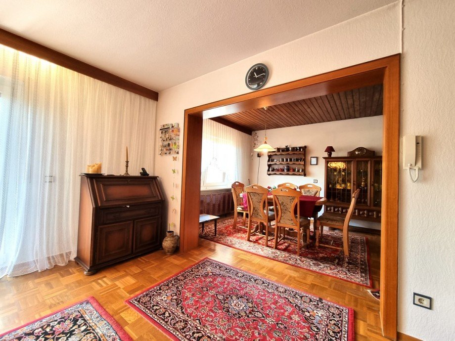 Esszimmer an Wohnzimmer angebunden Zweifamilienhaus Wetzlar / Nauborn