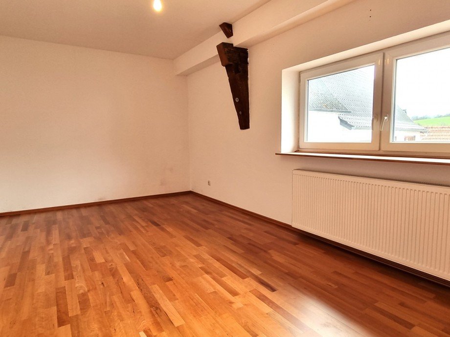 Schlafzimmer mit Echtholzparkett (Kirsche) (OG) Einfamilienhaus Braunfels