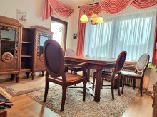 Schickes Esszimmer im Obergeschoss mit angrenzendem Balkon ***PlusPunkt*** Liebevoll gepflegtes Zweifamilienhaus mit extra R�umen + zwei Garagen. Courtagefrei
