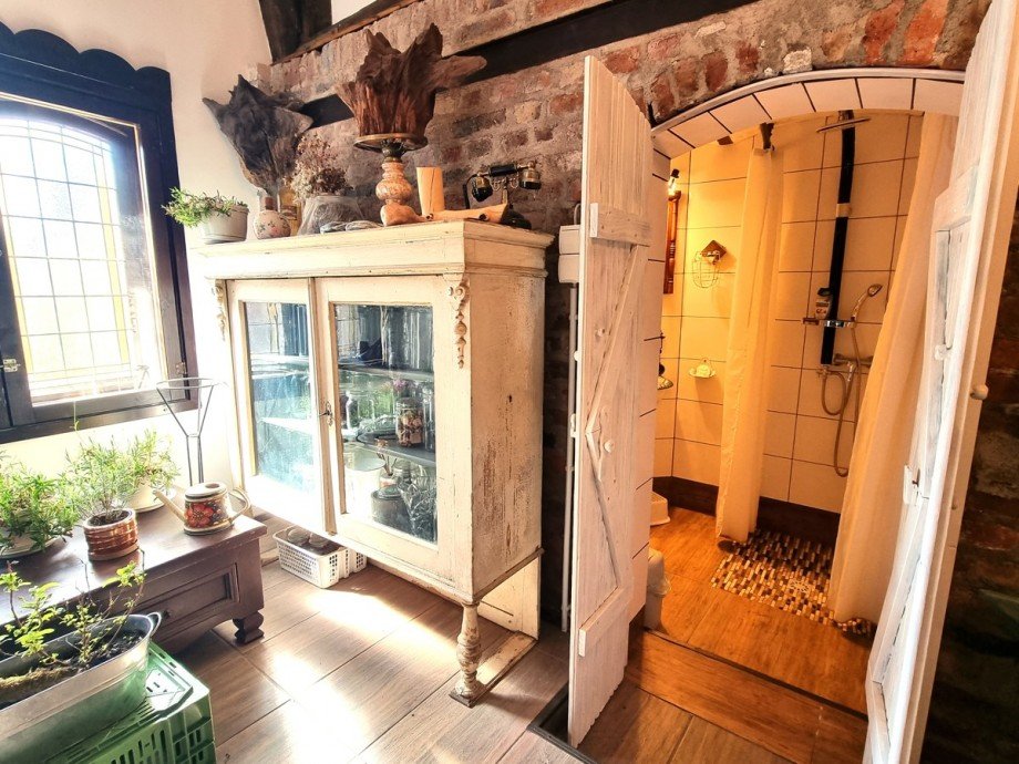 Angrenzendes Badezimmer zur Scheune Haus A�lar