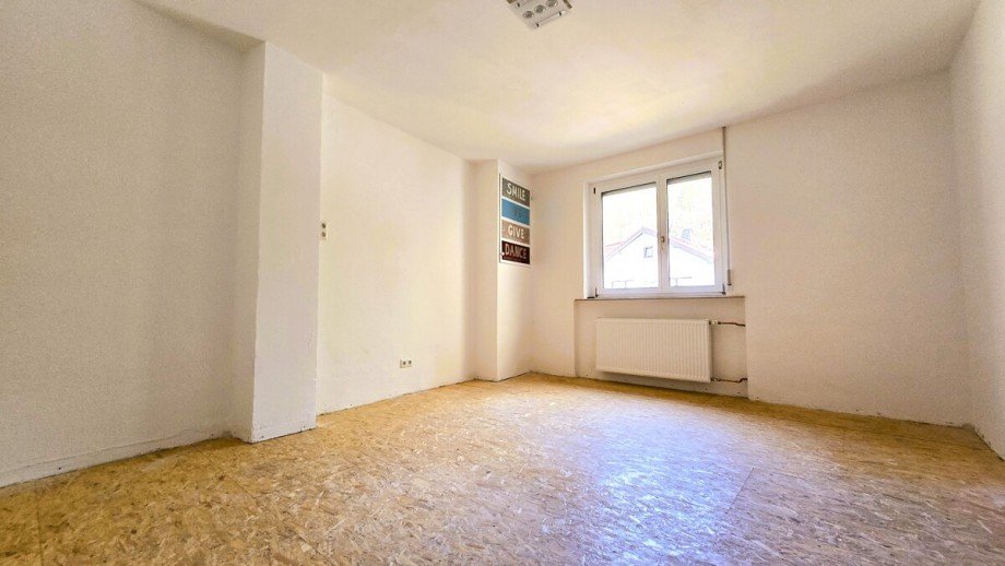 Es fehlt nicht mehr viel in der Einliegerwohnung Haupthaus Mehrfamilienhaus Langg�ns / Cleeberg