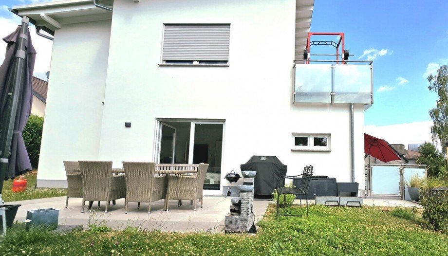 Terrasse und Balkon sind verbunden Erdgeschosswohnung Braunfels