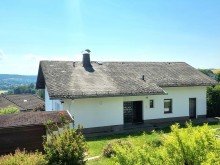Strahlend sch�ne Aussichten ***FreiRaum***
Gro�z�gige, w�rmeged�mmte Villa mit Traumaussicht. Einliegerwohnung. XXL Garage