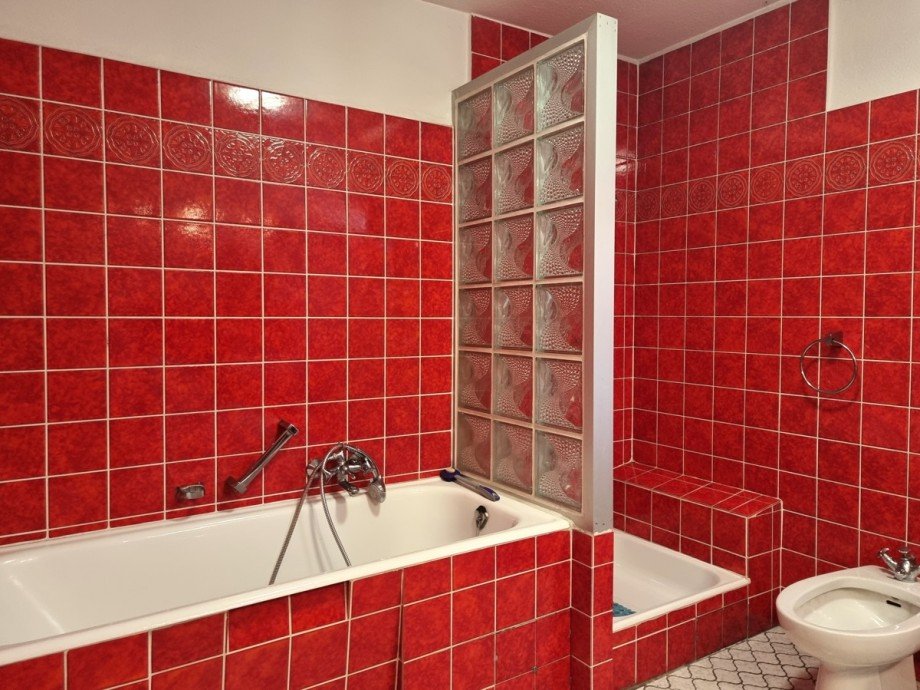 gro�es Badezimmer EG Zweifamilienhaus Wetzlar / Nauborn