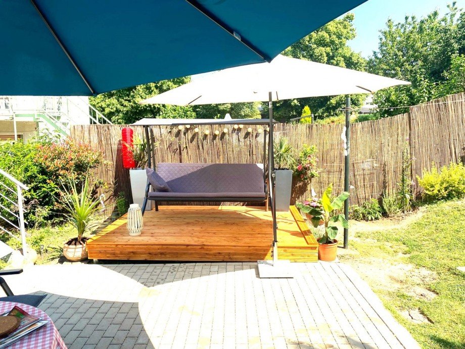 Sonnenpl�tzchen mit Holzdeck Doppelhaush�lfte Wetzlar