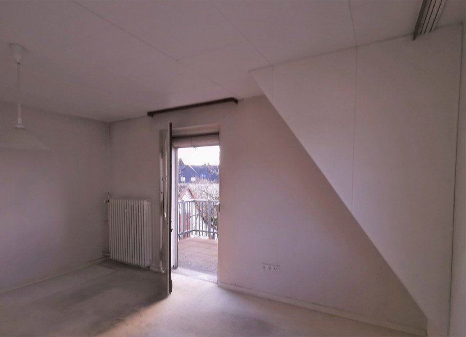 Schlafzimmer mit gro�em Balkon Einfamilienhaus Wetzlar / Niedergirmes