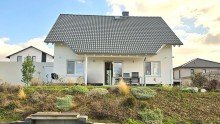 Gartenfreude in Sicht ***HeimVorteil*** KfW 55 Neubau in Feldrandlage Sch�ffengrund Niederwetz. Einziehen. Fertig.