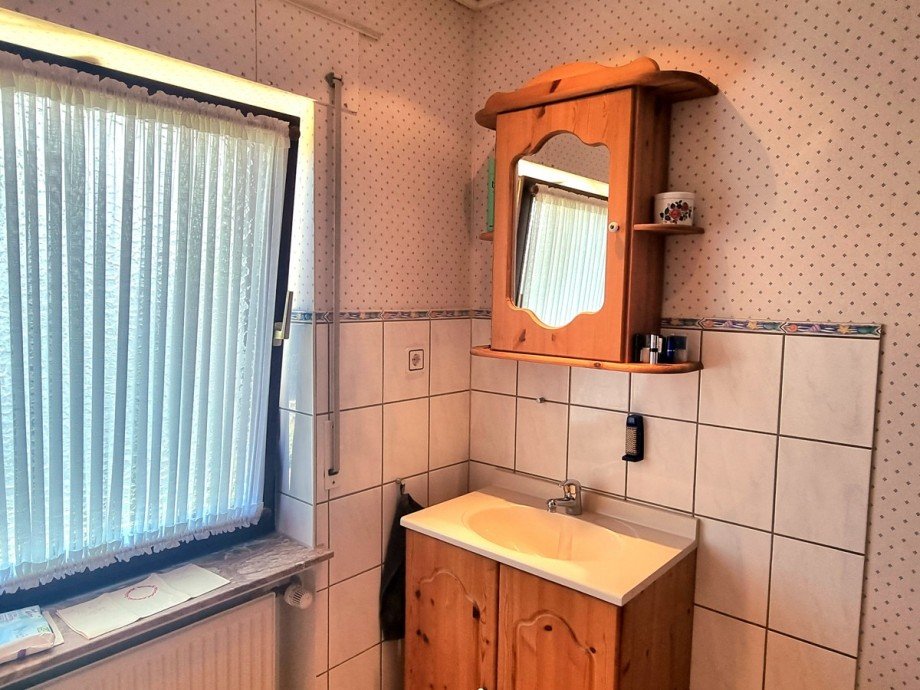 G�ste-WC im Erdgeschoss Einfamilienhaus Gr�venwiesbach