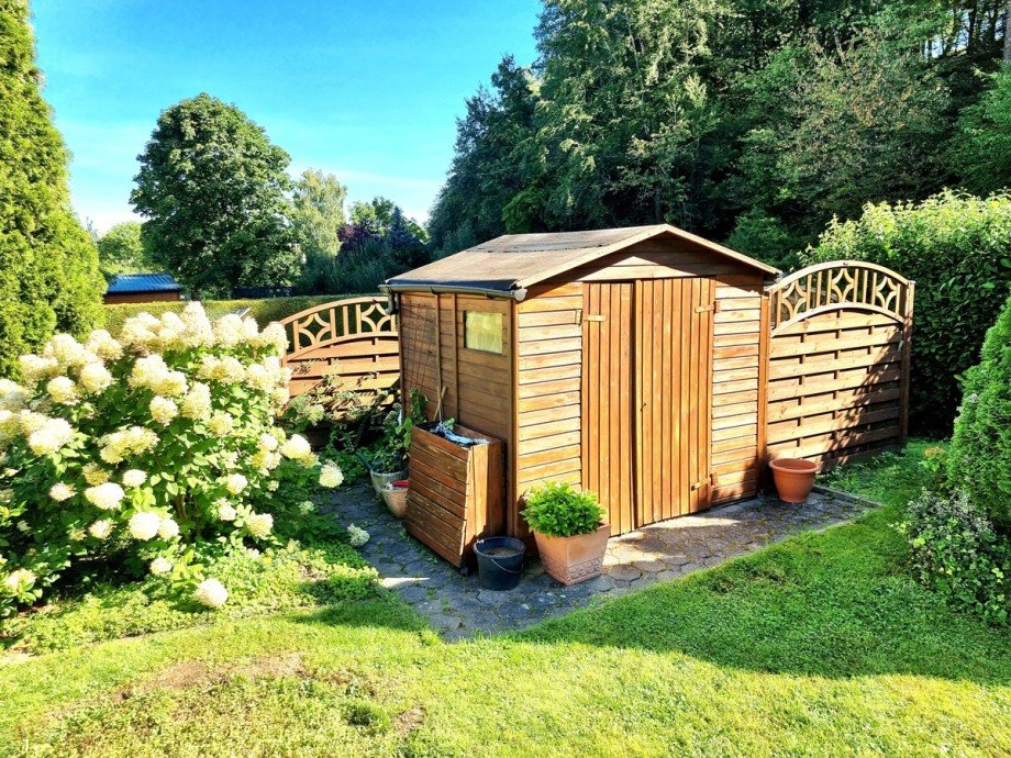 Gartenh�tte mit weiterer Abstellfl�che - top gepflegt Einfamilienhaus Wetzlar / Steindorf