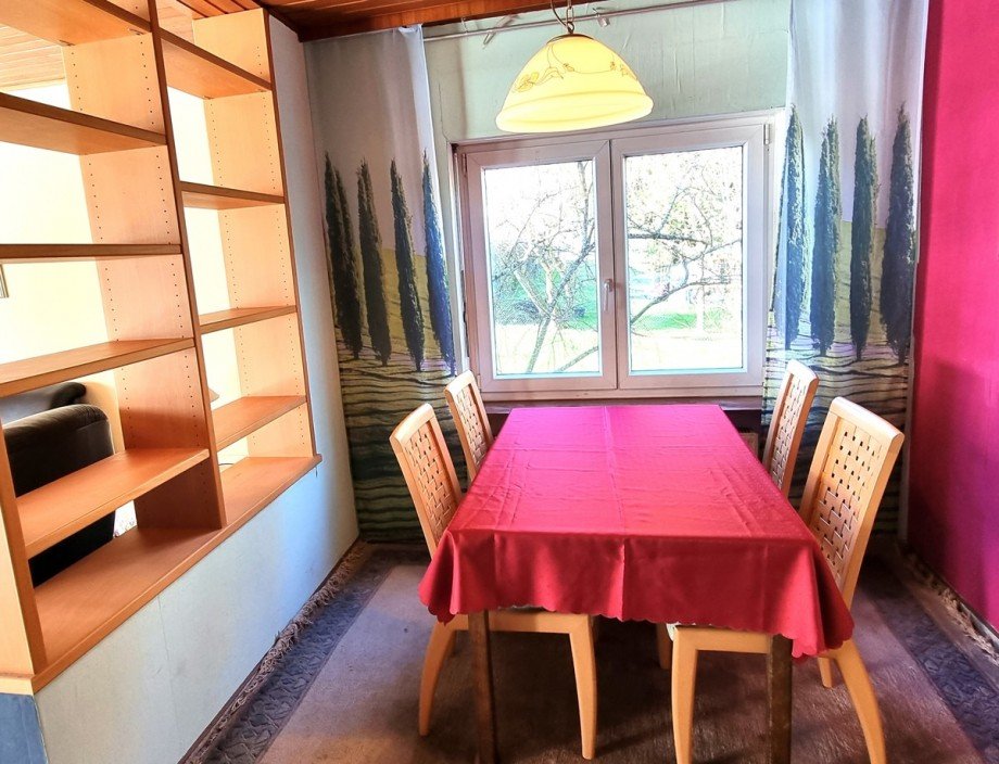 Esszimmerbereich mit Gartenblick Einfamilienhaus Solms / Niederbiel