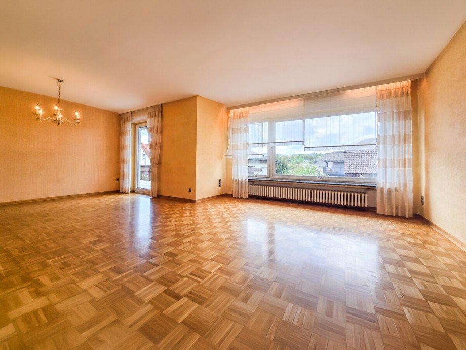 Hell und gro�z�giger Wohnraum mit Zugang zur Terrasse Einfamilienhaus Sinn