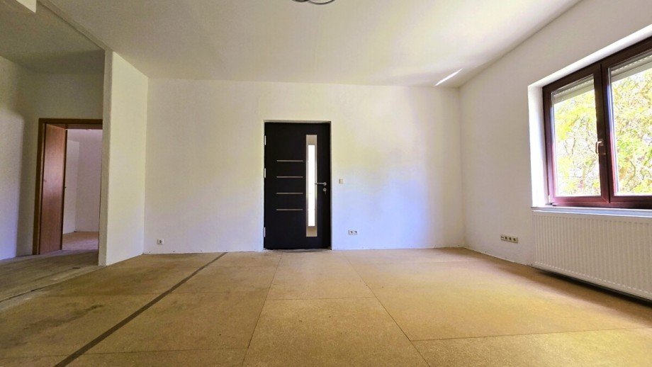 Neu eingerichtete Einliegerwohnung im Erdgeschoss Haupthaus Mehrfamilienhaus Langg�ns / Cleeberg