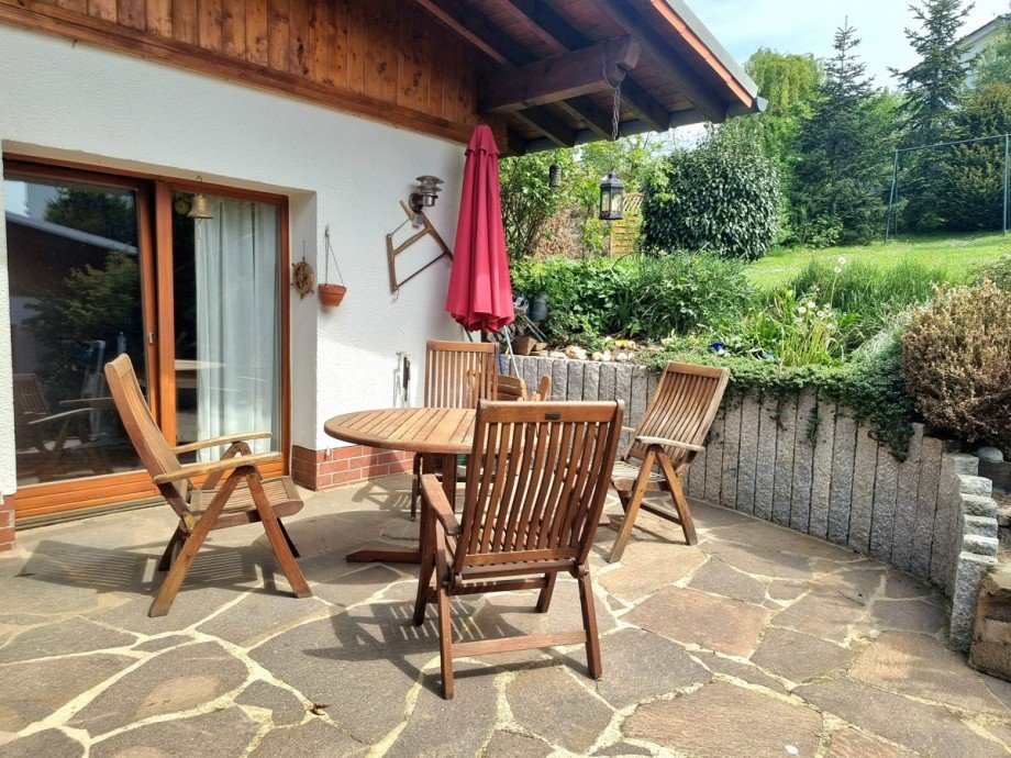 Herrlicher wind- und blickgesch�tzer Sonnenplatz Haus 2 Zweifamilienhaus Solms / Burgsolms