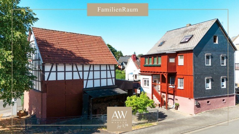 Hauptbild: ***FamilienRaum*** Haus + Ausbaufl�che f�r 2 Wohnungen, Stall, Partyraum, Carport + ganz viel Liebe