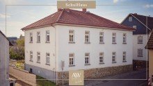 Slide1 ***SchulHaus*** Gesch�tztes und kernsaniertes Mehrfamilienhaus mit guten Mietern und Potential