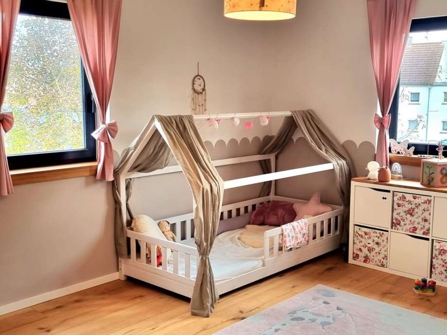 Sehr helles Kinderzimmer zum Garten Einfamilienhaus Solms