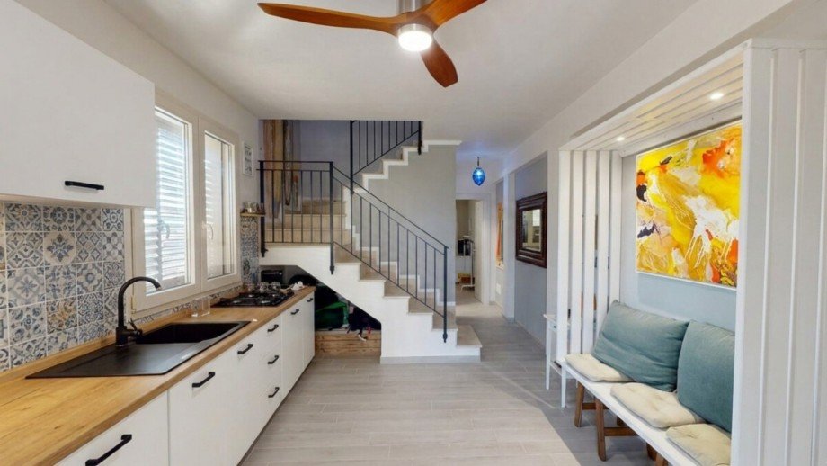 Klare Linien und safte Farben Doppelhaush�lfte Piane Vecchie