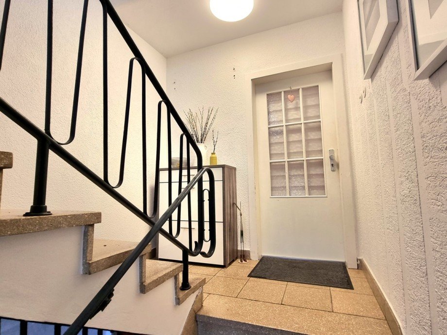 Klassisch-sch�nes Treppenhaus Doppelhaush�lfte Wetzlar