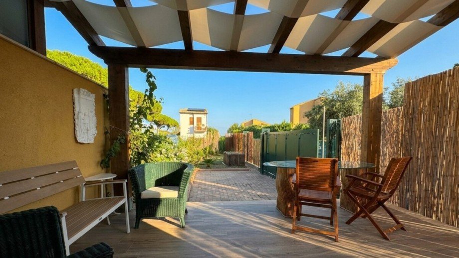 Schicke Terrasse mit gen�gend Privatsph�re Doppelhaush�lfte Piane Vecchie