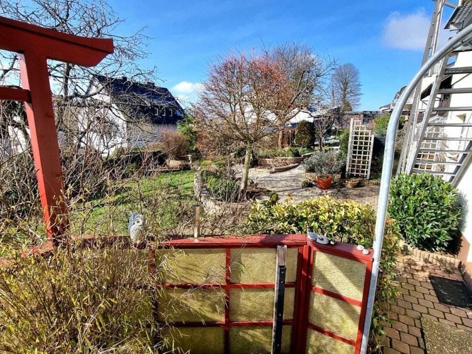 Blick in den hauseigenen Park Einfamilienhaus Hohenahr