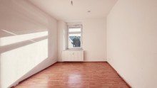 ArbeitsPlatz ***SchulHaus*** Gesch�tztes und kernsaniertes Mehrfamilienhaus mit guten Mietern und Potential