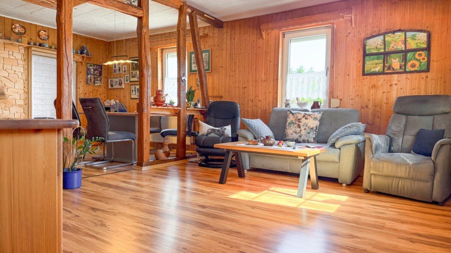 Sch�n herausgearbeitet: Offenes Wohn-/Esszimmer Einfamilienhaus Ehringshausen / K�lschhausen